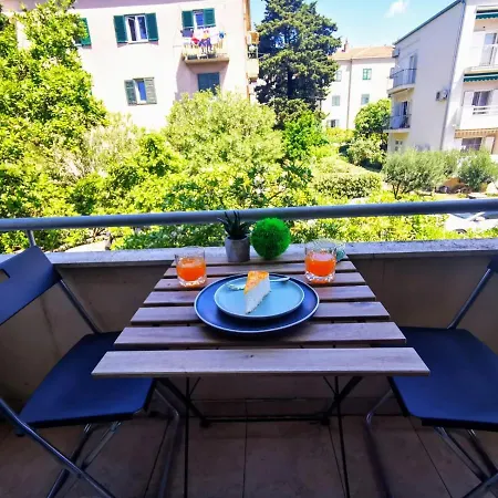 Lionel Apartment