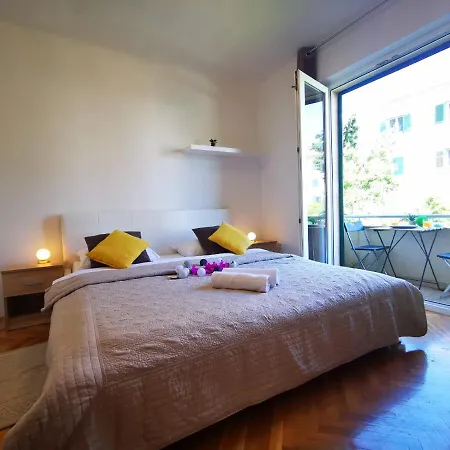 Lionel Apartment Split
